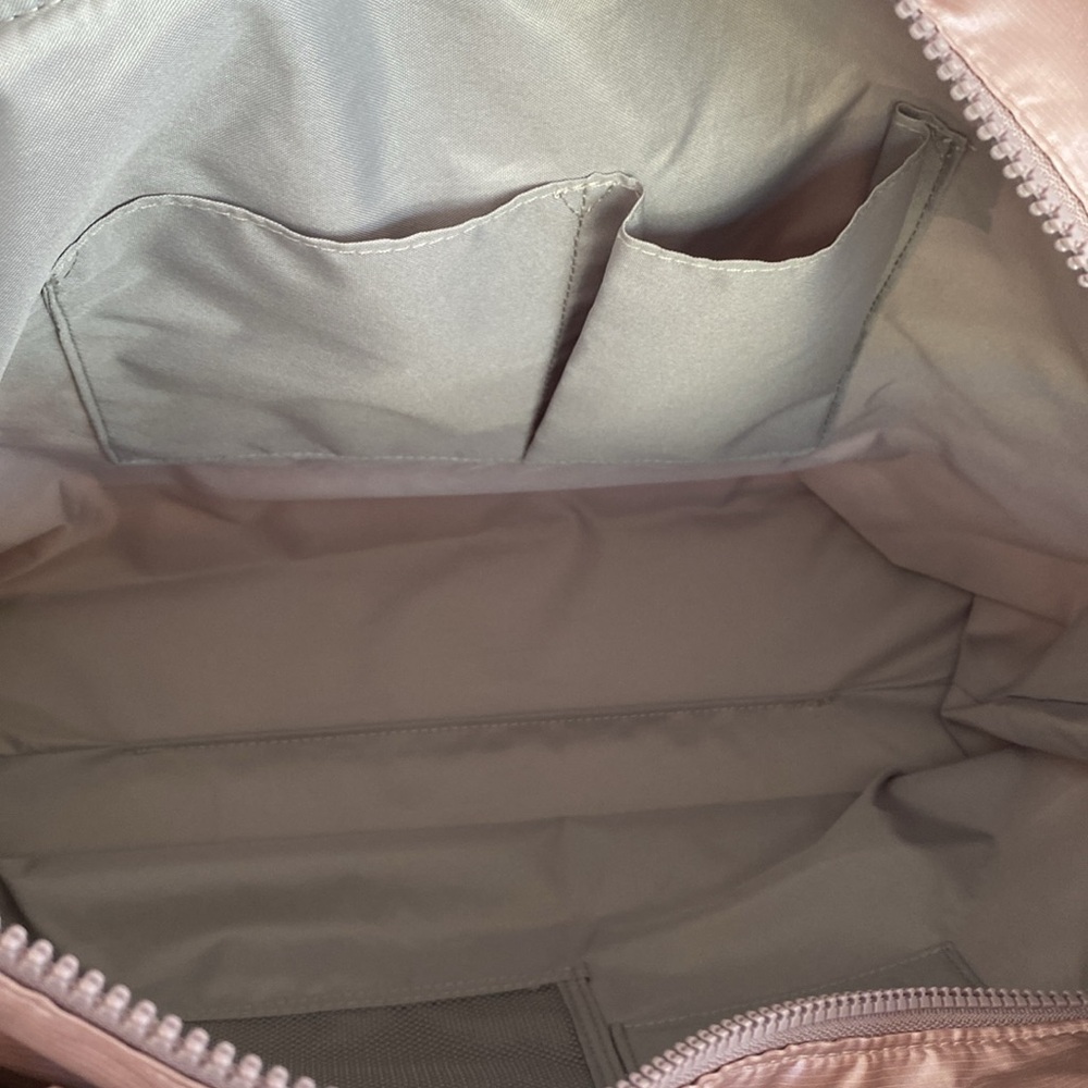 NWT $100 MSRP Baggallini Quilted Tote with RFID Protection - Picture 5 of 10